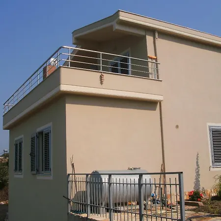 Lagji Villa *